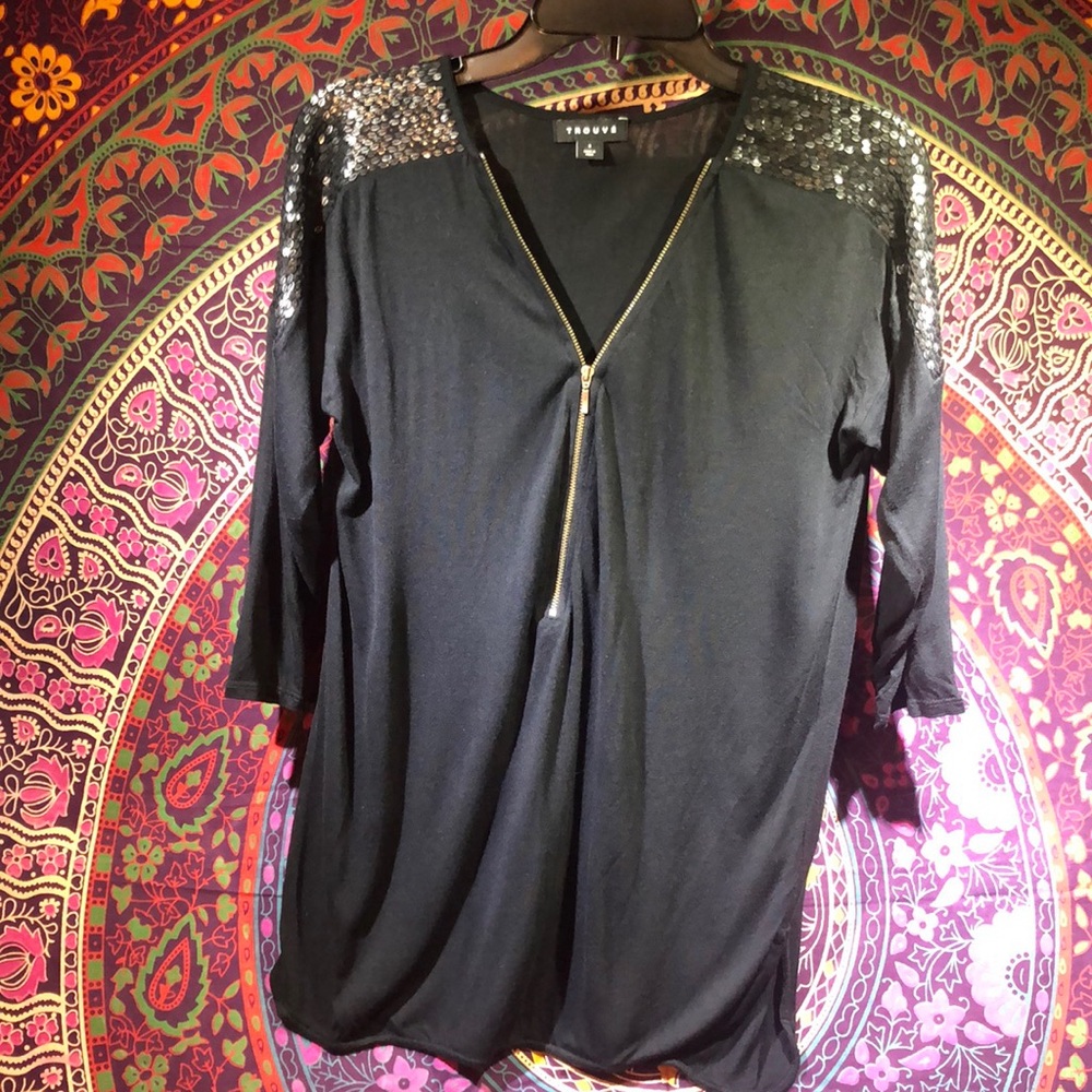 Trouvé black 3/4 sleeve zip front with sequins on sleeves